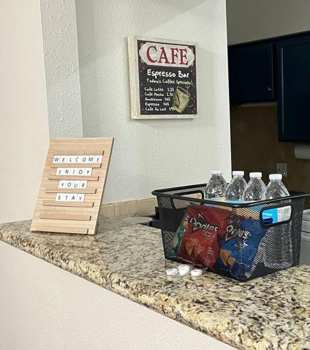 Apartment Away From Home-cozy 2 Bdrm Condo/med Cntr/nrg Houston