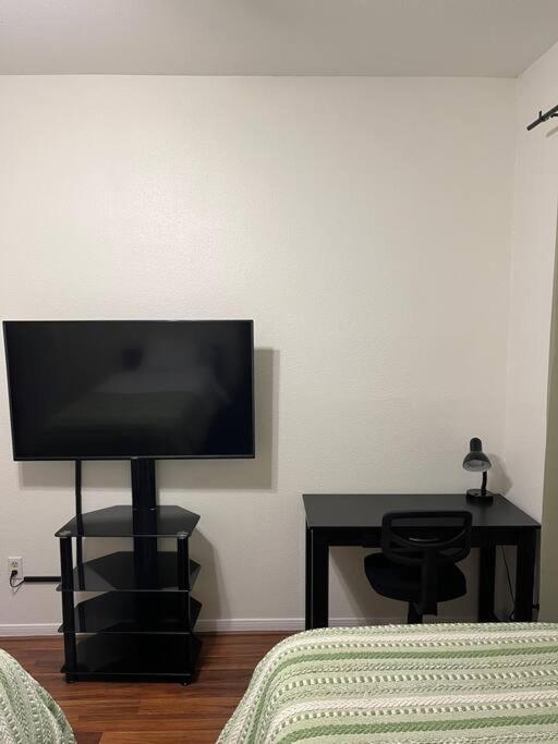 Apartment Away From Home-cozy 2 Bdrm Condo/med Cntr/nrg Houston