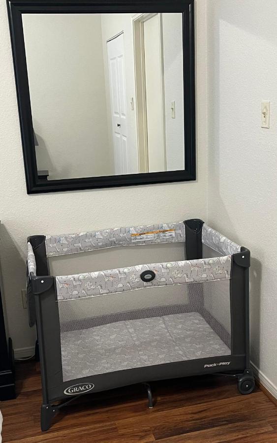 Away From Home-cozy 2 Bdrm Condo/med Cntr/nrg Houston
